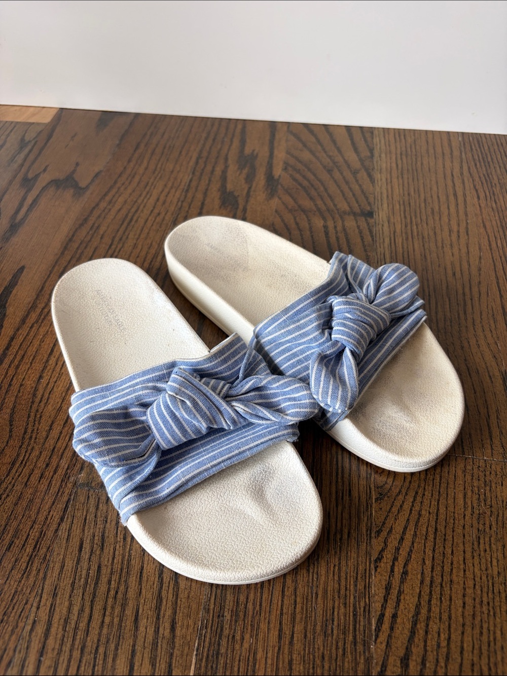 American Eagle Outfitters Blue and White Striped Bow Slide Sandals
